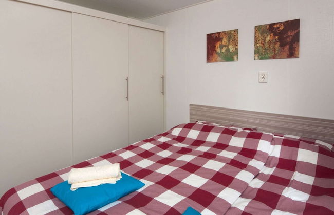 Chalet Retreat Near Forest - Photo 4