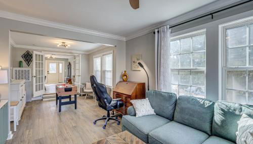 Walk to Broadkill Beach Sleek Family Home with Deck - Foto 5