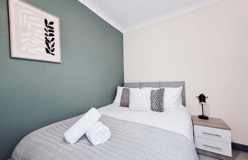 3BR Contractors Stay in Ammanford with Parking and Wi-Fi - Foto 7