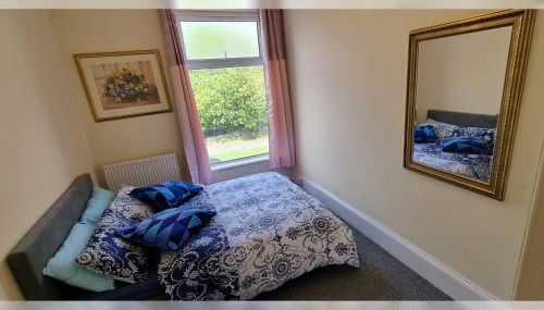 2 Bedroom 4 Beds Family Flat Free Parking Fast Wi-Fi Self-Check-in Cosy Spacious - Foto 3
