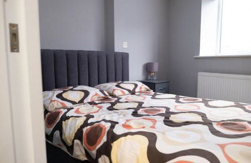 Group Friendly 2 Bed 2 Bath FREE PARKING for 2 Large Vans or up to 4 Cars Zone 2 Sleeps 10 Close to Central London and Zone 2 tube station - Photo 22