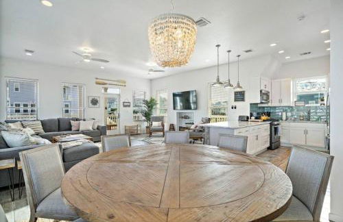 Picturesque beach house with plenty of room and amazing decks, close to beach - Foto 10