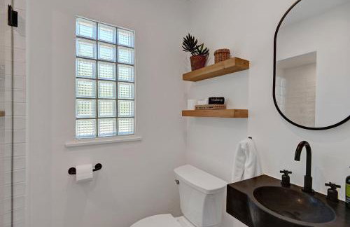 Famous Movie Colony Estate- Casa de Amigos Estate- Ultra Luxe, Pool, Spa, Firepit 4bd, 3.5bth - Foto 33