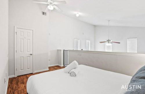 Spiral Stairs to Loft Bedroom Balcony with Shade - Foto 33