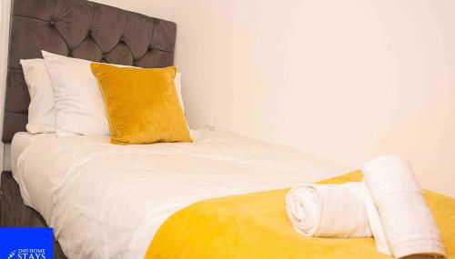 2ndHomeStays- Stoke-on-Trent-A Serene 3 Bed House with a Garden View-Suitable for Contractors-Relocation Families-Group of Friends-Sleeps 6 - 16 mins to J15 M6 and 36 mins to Alton Towers Resort - Foto 4