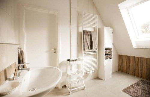 bonquartier - HOUSE 5BR - GARDEN - FOREST - TOP ROAD CONNECTION - Foto 18