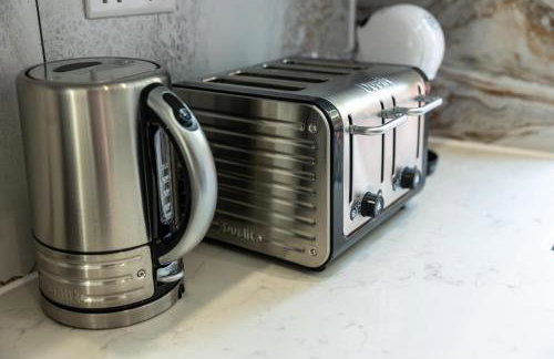 Modern home with driveway parking for 2 vehicles, near Tottenham Hotspur Stadium, White Hart Lane Train Station - Foto 30