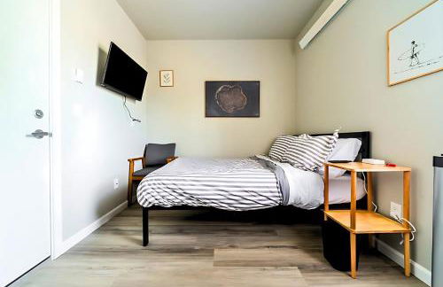 Cozy Micro Suite Unit 4 Sleeps 2 Minutes to Downtown - Foto 8