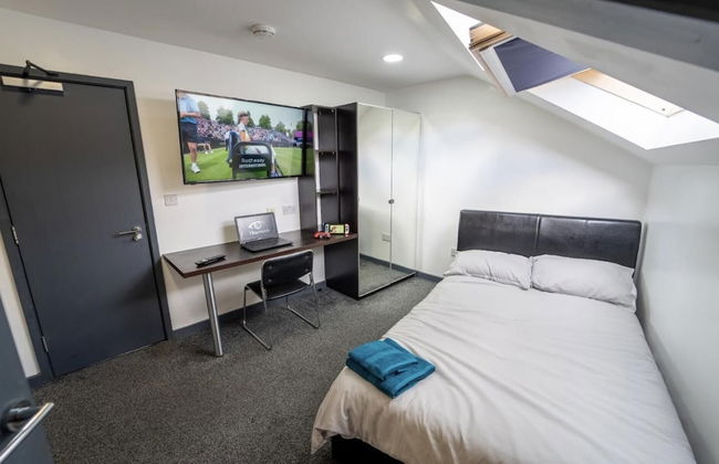 Fully Serviced Studio Available Close to the City - Photo 1