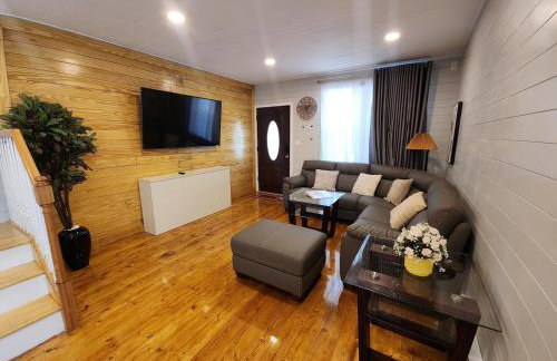 Nestled Away- Comfortable 3BDRM, Central Location - Foto 8