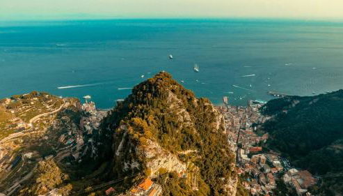 Admiring Amalfi - Photo 4