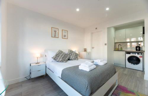 Stylish modern studio with parking London - Pass the Keys - Photo 3