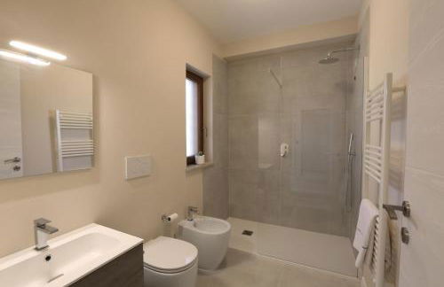 Casale Medi - Nuove ed eleganti case con giardino, vista e piscina condivisa - Foto 27