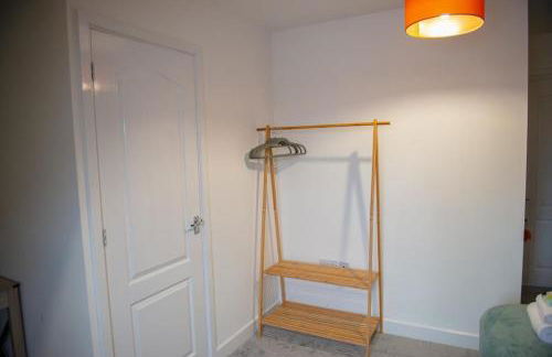 4-Bed, Sleeps 6, contractors welcome! - Foto 33