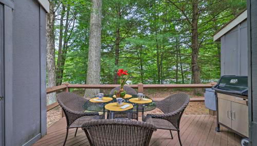 Cozy Poconos Townhome with Fireplace Near Jack Frost - Foto 2