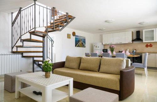 House Angela with private pool, private parking, wi-fi and fully fenced garden - WiiBuk - Foto 8