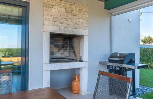 Awesome Home In Bukori - Foto 17