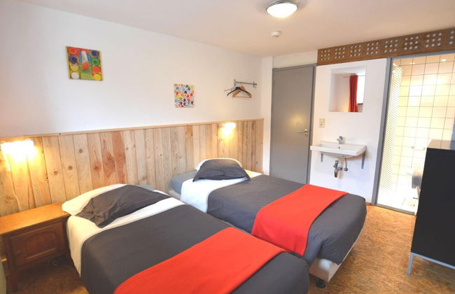 Rustic Farmhouse With Pool - Photo 10