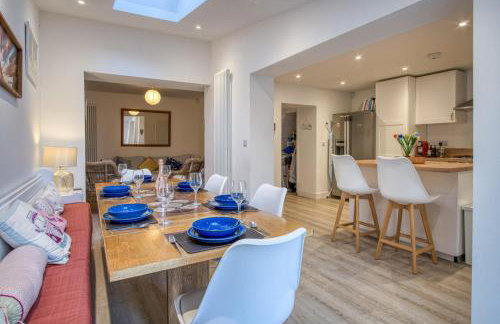 Taliesin - 5 Bedroom Holiday Home - Tenby - Foto 1