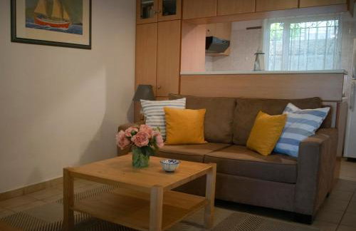 ILIOCHARI sea view apartments Oropos - Kalamos - Foto 30