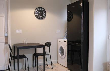 Lovely 5 Bedroom Home w Garden near Northampton - Photo 30