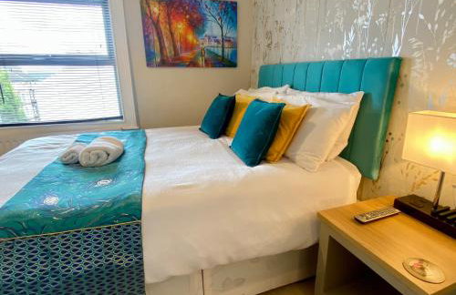 Bedford Contractor Base Sleeps 3 Secure Van Parking Fast WiFi - Foto 25