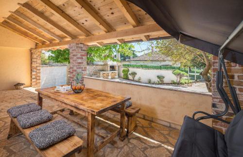 Casa Viktoria with private garden and BBQ - Foto 1