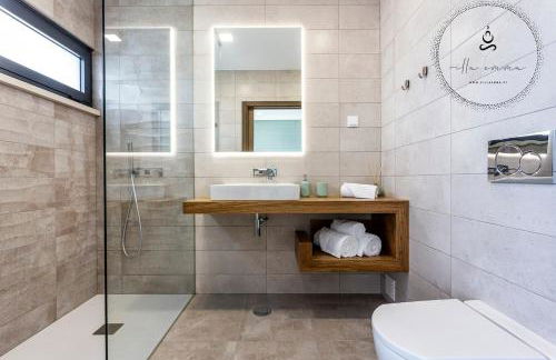 V5 Villa Emma - Luxury 5 bedroom, Pool and Jacuzzi - Foto 60