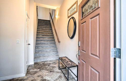 Sleek Escape with Balcony Less Than 1 Mi to 5th Avenue! - Photo 24