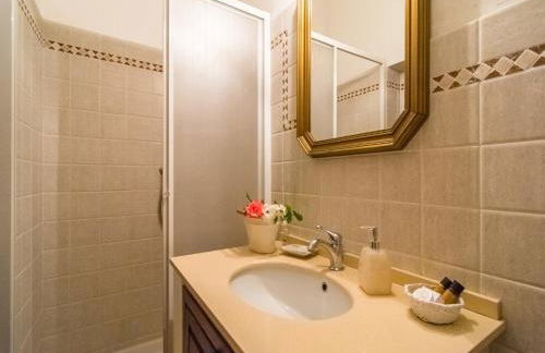 Holiday Home in Town Center with Pool, Garden, Hot Tub - Foto 48