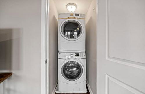 Classy 2BR Condo Near City Centre - OTR, UC, Zoo - Foto 8