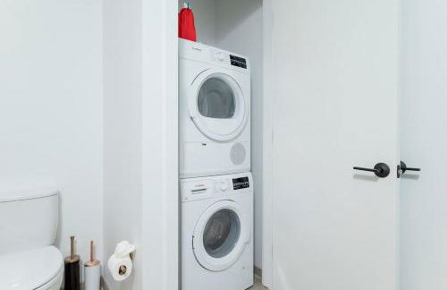 Back-Bay 2BR Condo w Roof top Gym Parking - Foto 54