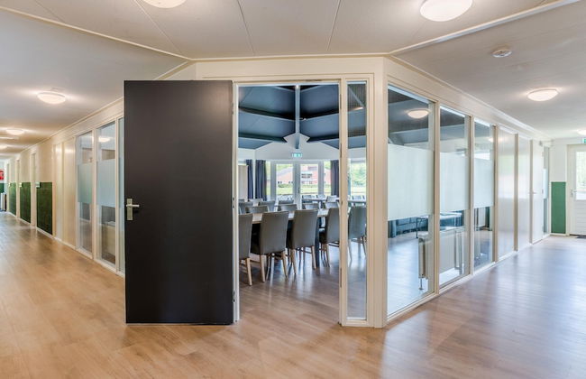 Well Furnished Home for Groups with Dishwasher near Water - Foto 16