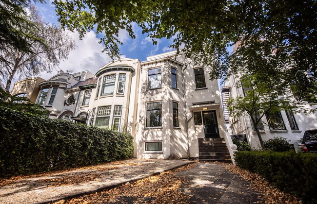 Spacious 2 Bedroom Serviced Apartments 71-77m2 - Photo 1