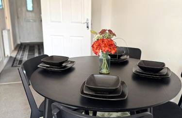 Spacious 3-Bed House - Contractors & Families - Free Parking - Fast Wifi - Foto 15