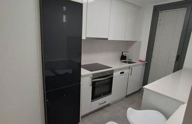 ¡Al lado de la Clínica Oftalmológica Vega! - Foto 41