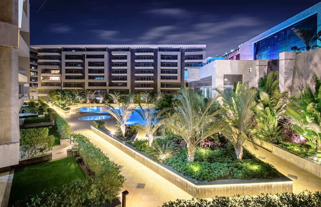 Xuru Stays I Waterfront Designer 2BR - 5 min to Airport - Foto 31