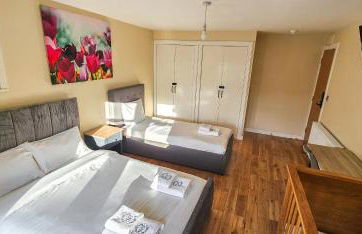 Bridge St 6 Bedroom House - Tranent - Foto 16