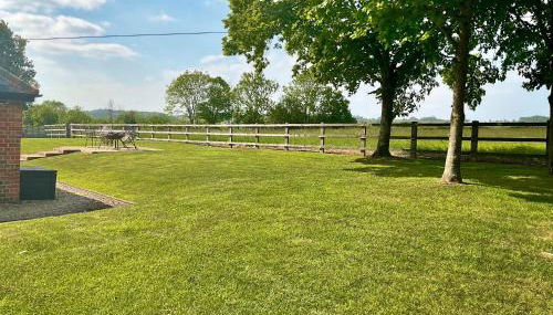 Rowdecroft Farm Cottage - Photo 4