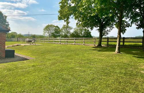 Rowdecroft Farm Cottage - Photo 4