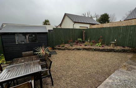 Spacious 4 Bedroom Farmhouse - Photo 56