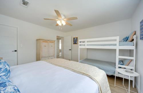 Lakefront Granite Shoals Escape with Dock! - Foto 16