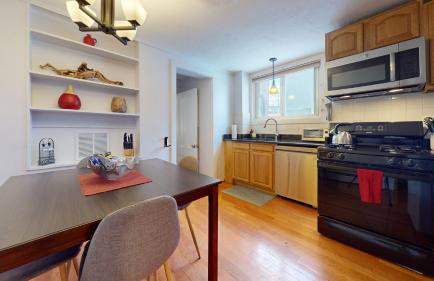 Cozy 1 bed, 1 bath in Brookline Village - Foto 7