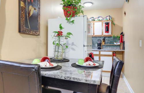 Charming Stone Mountain Studio Deck and No Steps - Foto 9