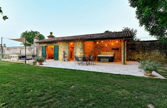 Tigli Apartment With two Bedrooms and one Bathroom on the Second Floor With 4 Metre Glass Window Apartment 6 - Foto 26