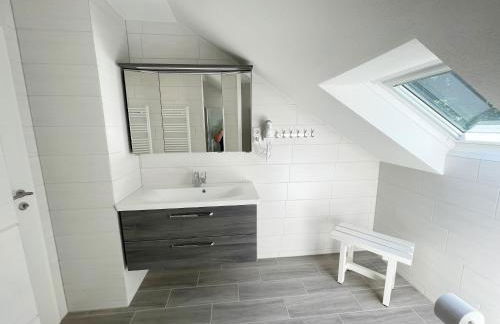 FeWo mit Balkon direkt am Wald und Wanderweg Ruhe pur 2 OG - Foto 6