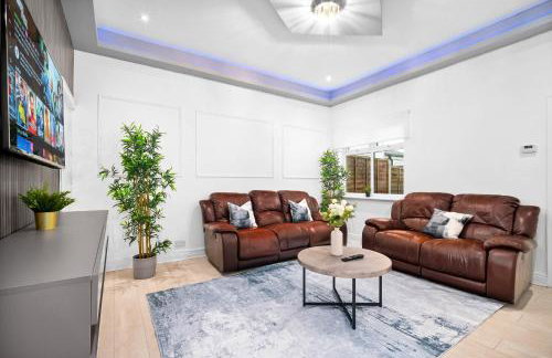 Stylish Five Bedroom House - Parking - Terrace - Fast Wi-Fi 974P - Foto 7