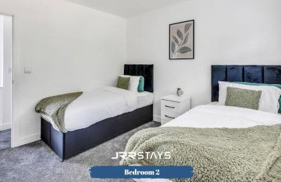 Dudley - Stylish 3 Bedroom Sleeps 6 Wi-Fi - JRR Stays - Foto 27