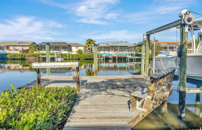 Waterfront Pool House w/ Heated Pool! - Foto 1