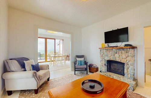 Oceanfront Elk Cottage - Deck Views & 7 Acres - Foto 5